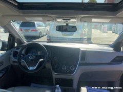 2016 Toyota Sienna XLE 36