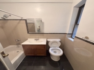 纽约曼哈顿中城罕见租盘 — 仅 $2,750/月！