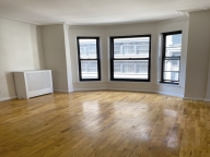 曼哈顿中城近帝国大厦两室一厅出租_$4800/月包水暖