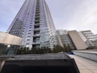 纽约曼哈顿中城带阳台一室一厅出租$4425/月包水暖