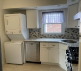 小颈2楼单边屋出租3房2浴+洗衣/烘干机月租$3000