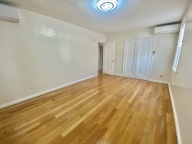 贝赛单边砖屋2楼2房1浴1大厅和阳光房+ 1个阳台月租$2300一个月