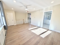 法拉盛近金城发全新装修独立屋出租2楼3房2浴租金$3400