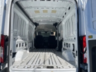抢手车型 2024 Ford Transit 250 Cargo Van 中顶 长轴距