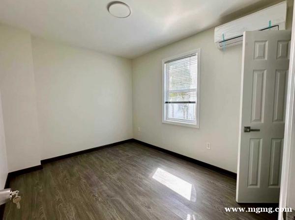 法拉盛全新装修独立屋两居室出租2500/月(房东直租免佣) 法拉盛全新装修独立屋两居室出租2500/月(房东直租免佣)